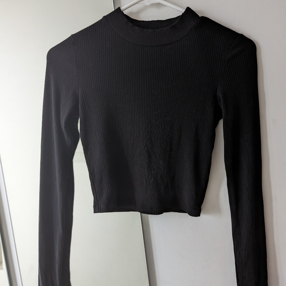 Aritiza shirt bundle - Picture 9 of 9